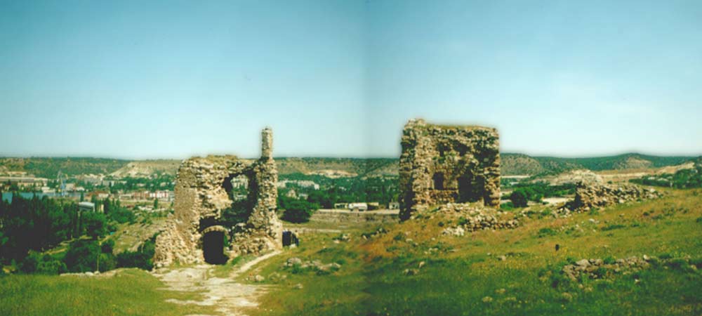 Развалины крепости царства
    Феодора, XIV век, Инкерман